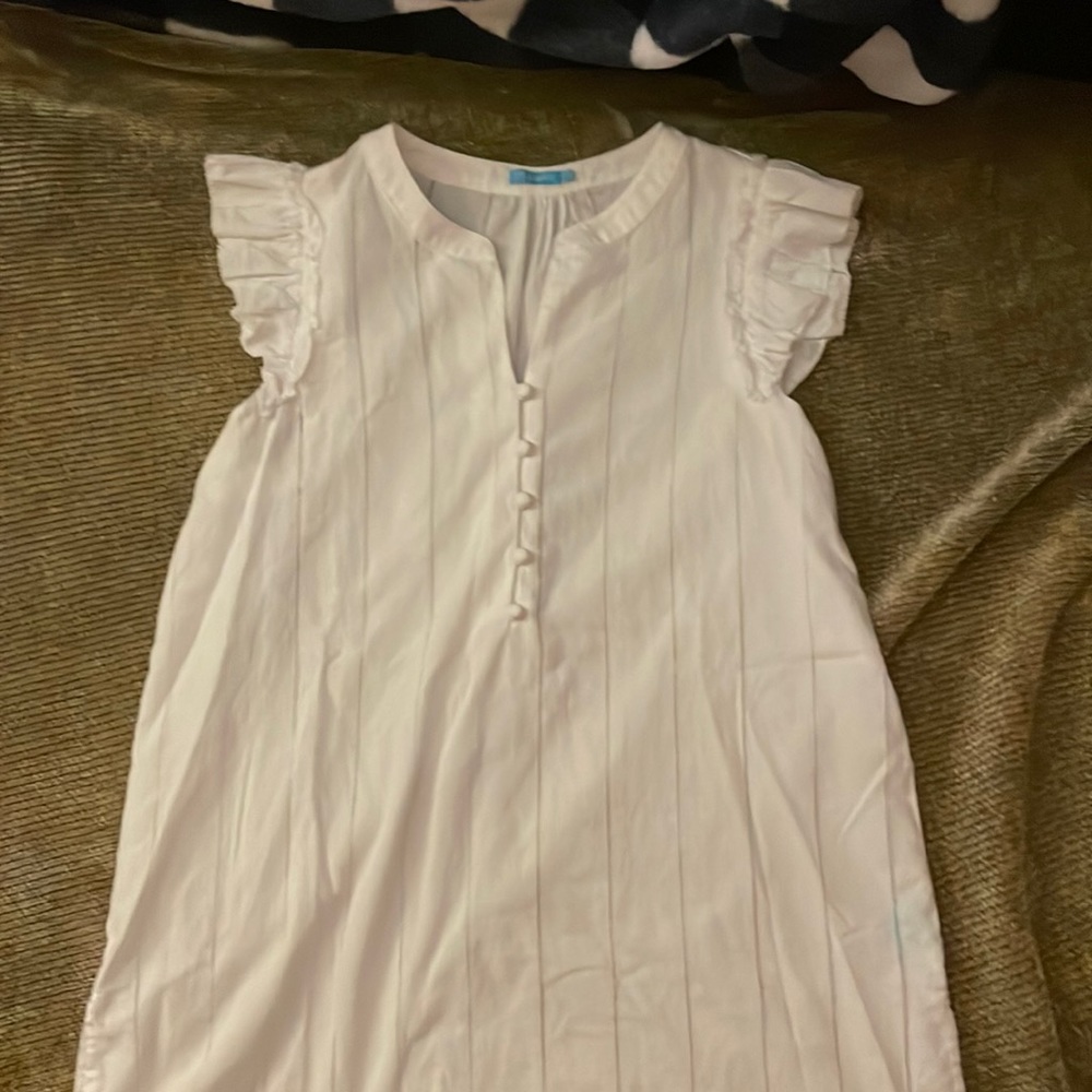 White linen J.McLaughlin ruffled sleeved top
